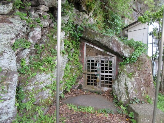 Shitodono Iwaya Caves