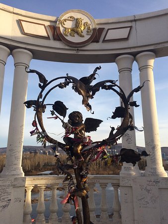 Sculpture Tree of Lovers
