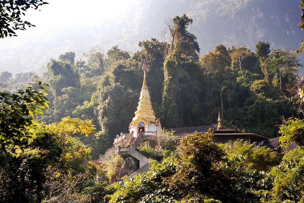 Wat Tham Pha Poo