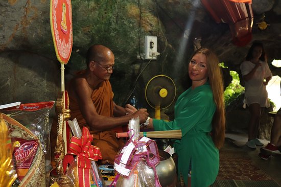 Wat Tham Ta Pan Temple
