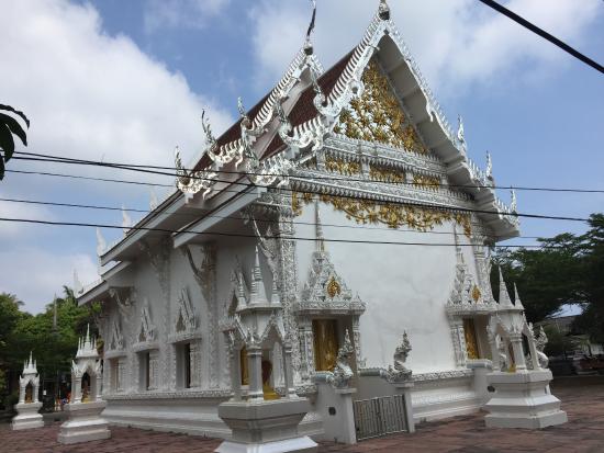 Wat Chaloklum