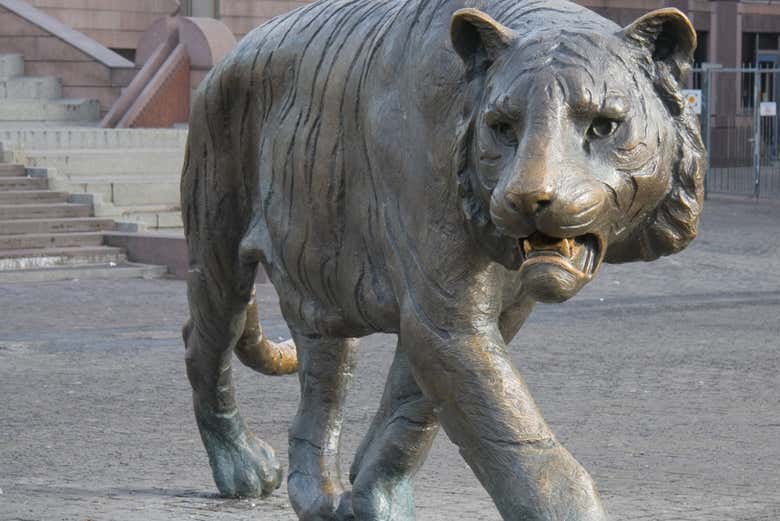 Tiger Sculpture