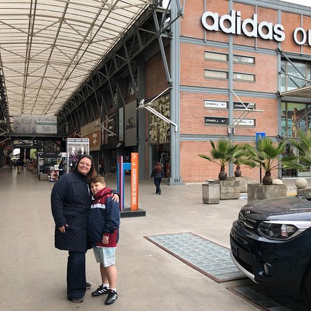 Easton Premium Outlet Mall