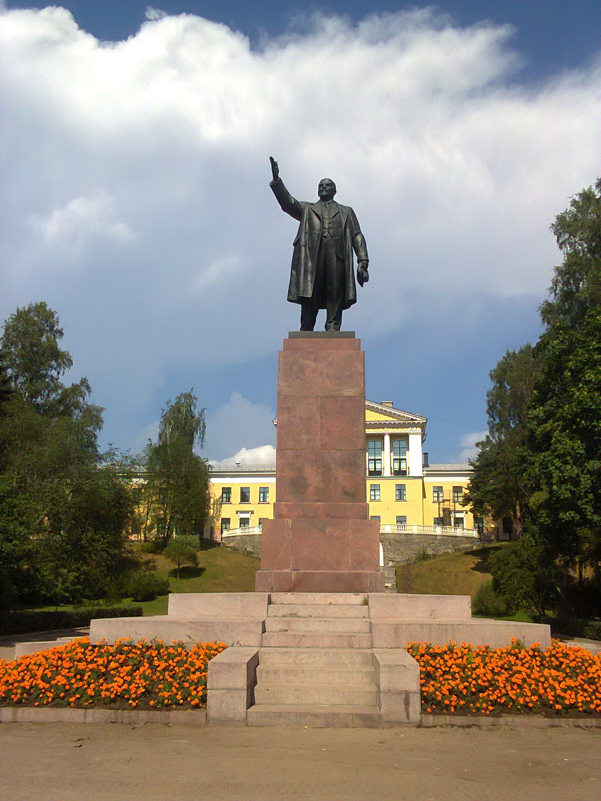 Statue of Lenin