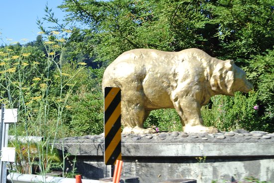 Douglas Memorial Bridge - Historical Memorial