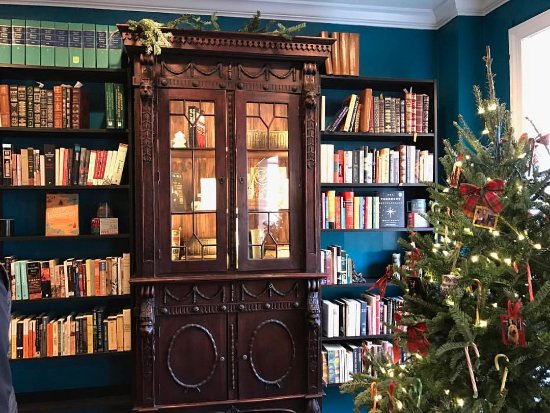 Old Fox Books & Coffeehouse
