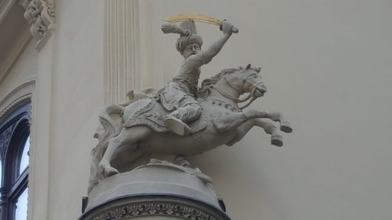 Zum Hayden Schuss-Figur