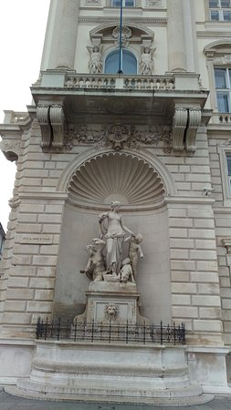 Palazzo del Lloyd Triestino (oggi della Giunta Regionale)