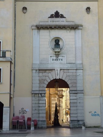 Porta Dante