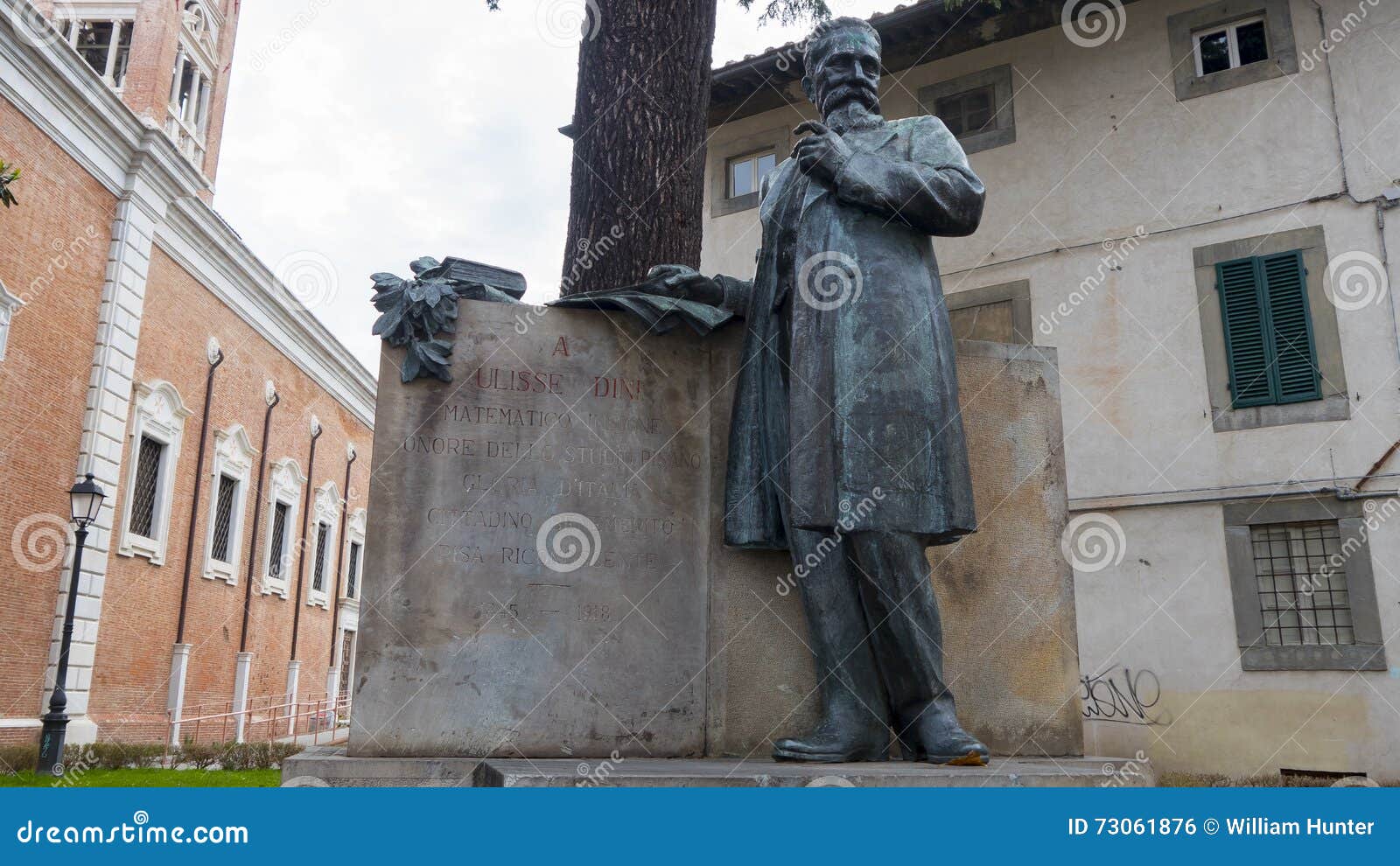 Statua di Ulisse Dini