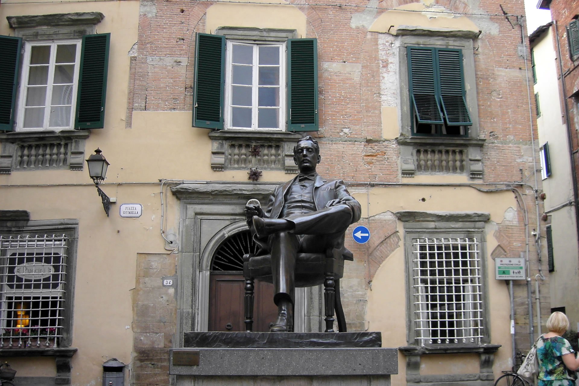 Statua di Giacomo Puccini