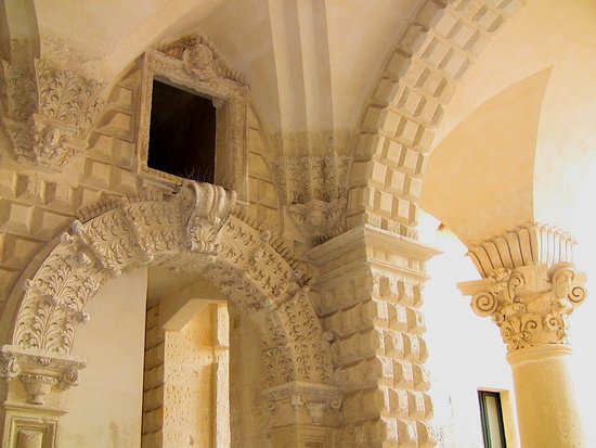 Palazzo Loffredo Adorno