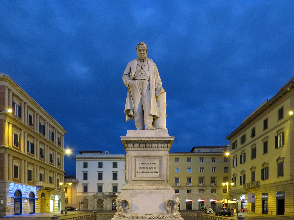 Piazza Camillo Benso di Cavour