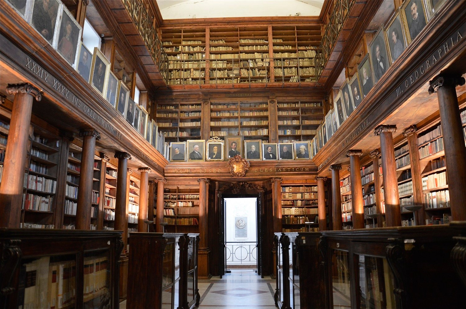 Biblioteca Comunale "Giovanni Bovio"