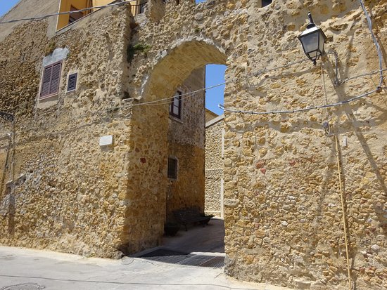Porta d'Oro (Porta Vecchia)