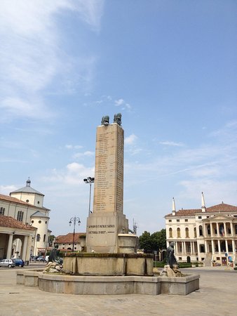 Piazza IV Novembre