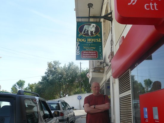 Doghouse Pub