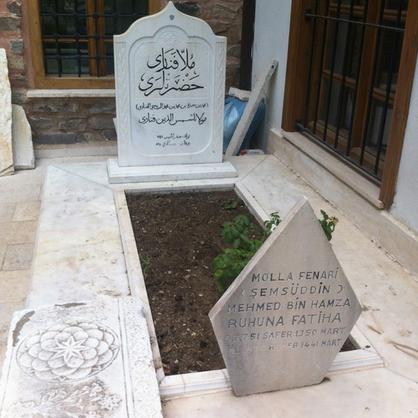 Molla Fenari Cami ve Turbesi