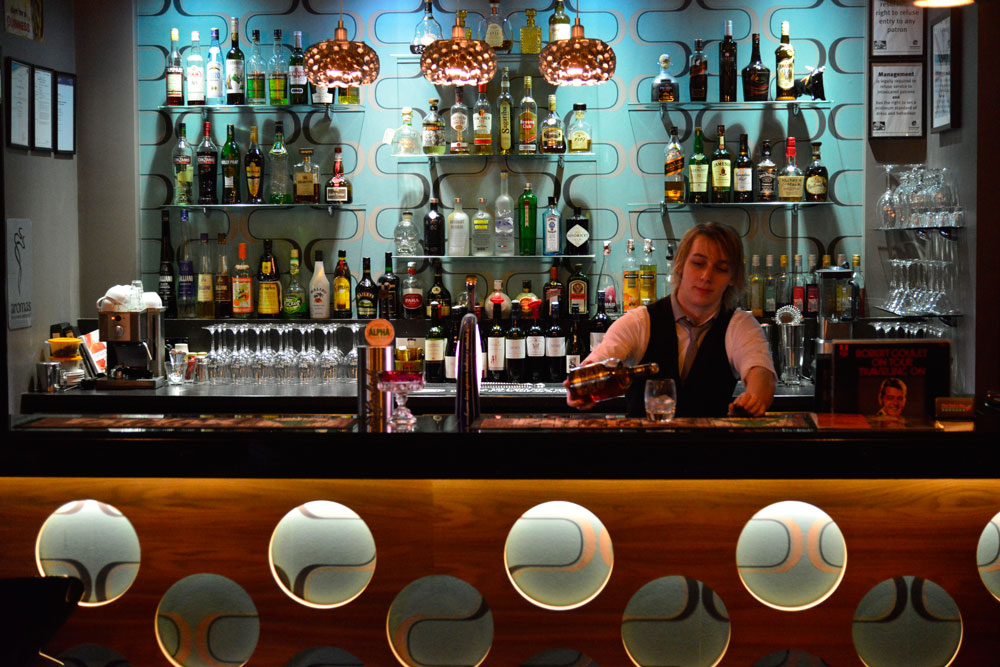 La Casettera Retro Bar