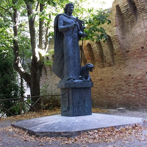 Monumento a Federico II