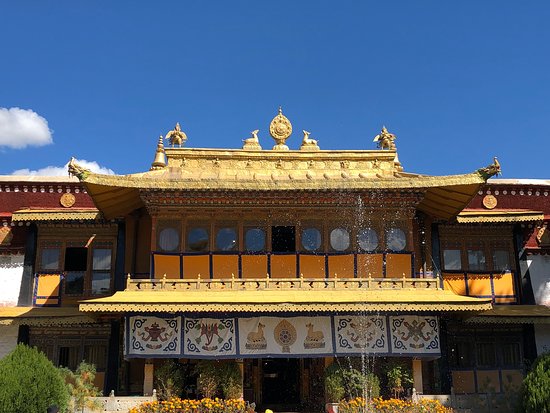 Norbulingka (Precious Stone Garden)