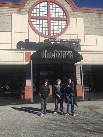 Cinebarre Mount Pleasant Stadium 11