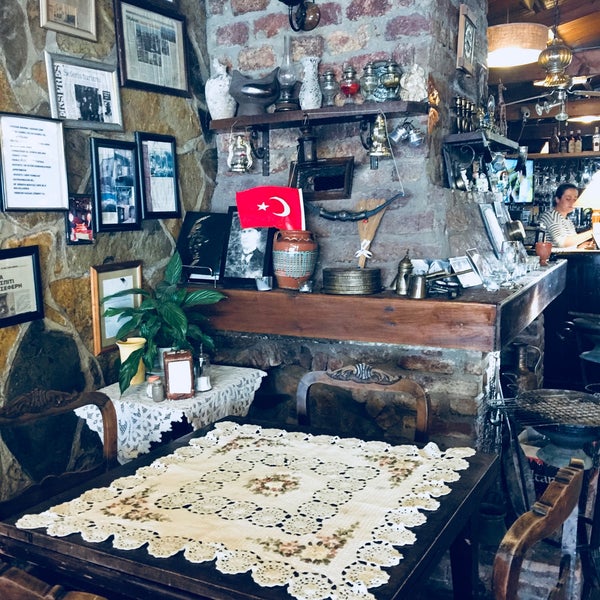 Yorgo Seferis Tas Bar
