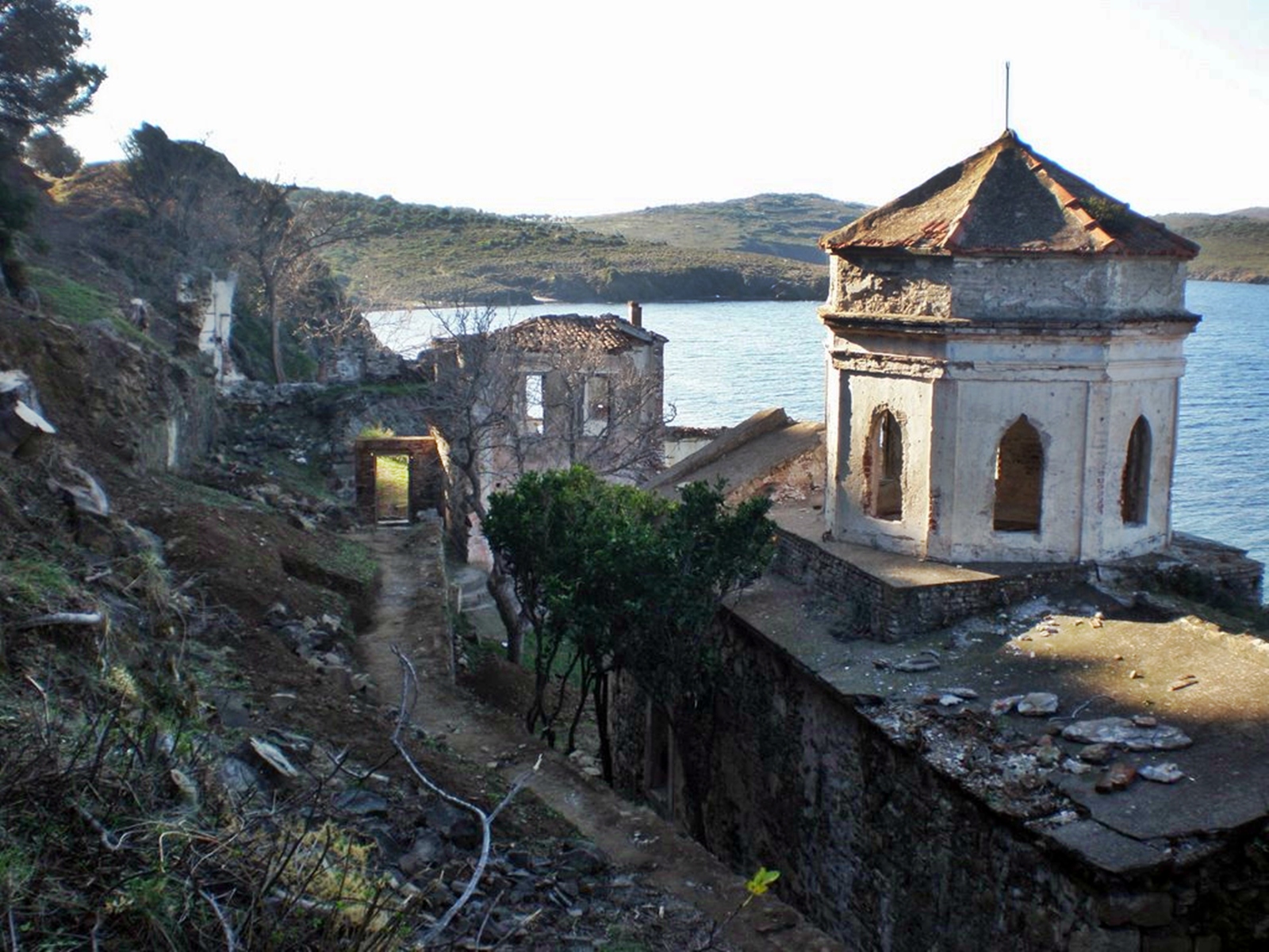 Ayisigi Manastiri