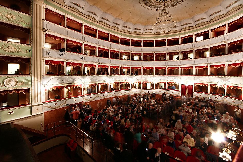 Teatro Petrarca