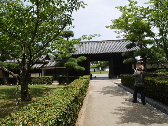 Kameyama Park (Marugame Castle)