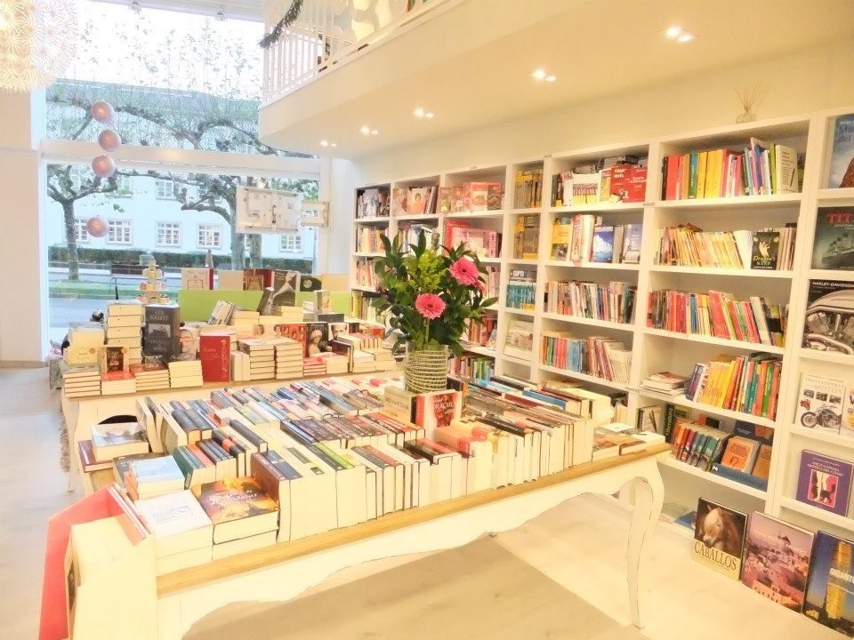 Tiny Book Store