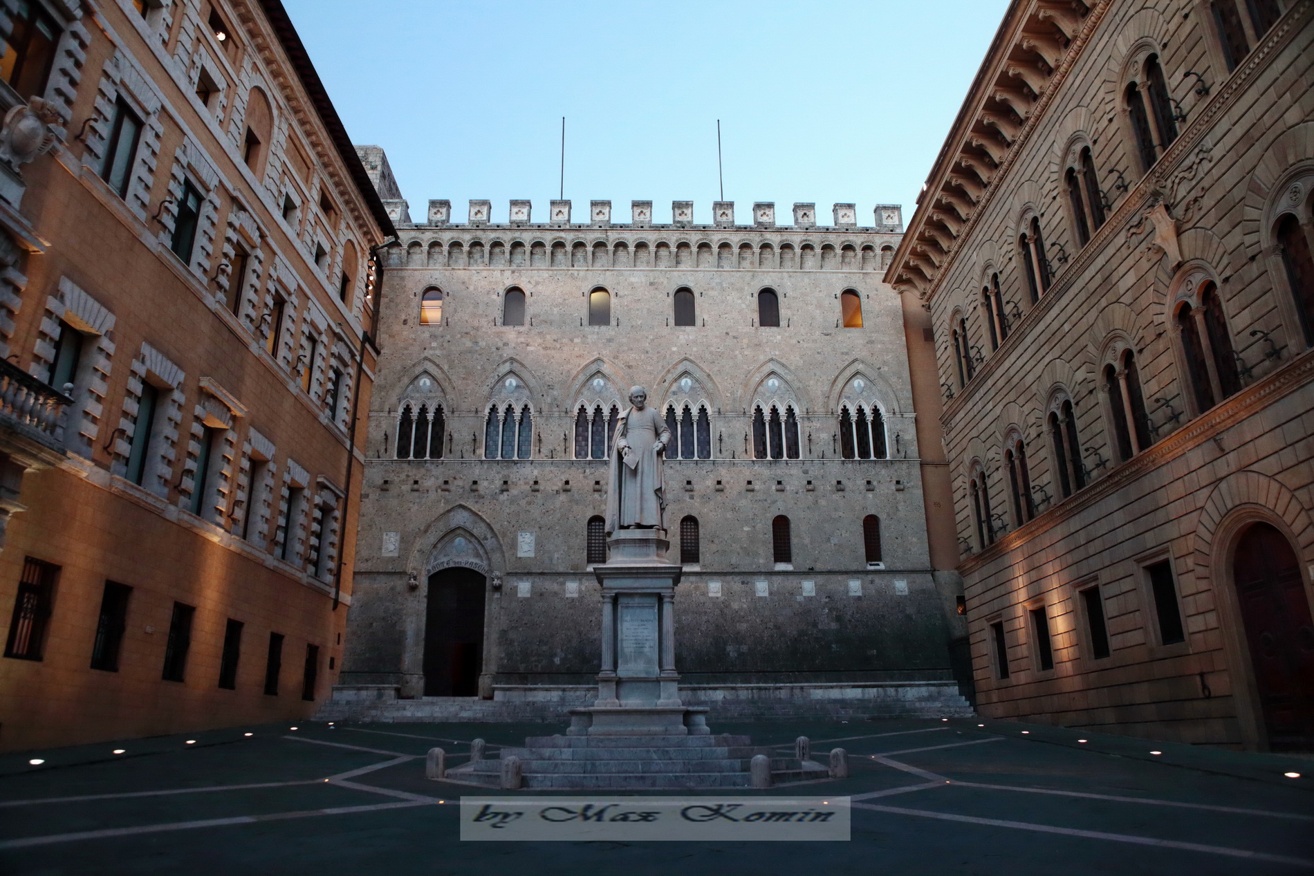 Piazza Salimbeni
