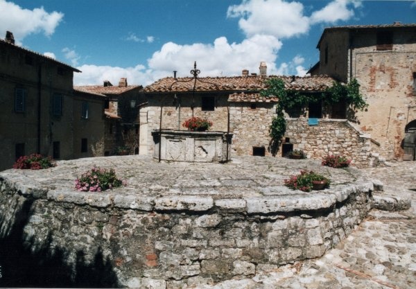 Piazza della Cisterna