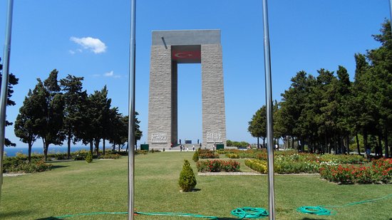 Canakkale Sehitleri Aniti
