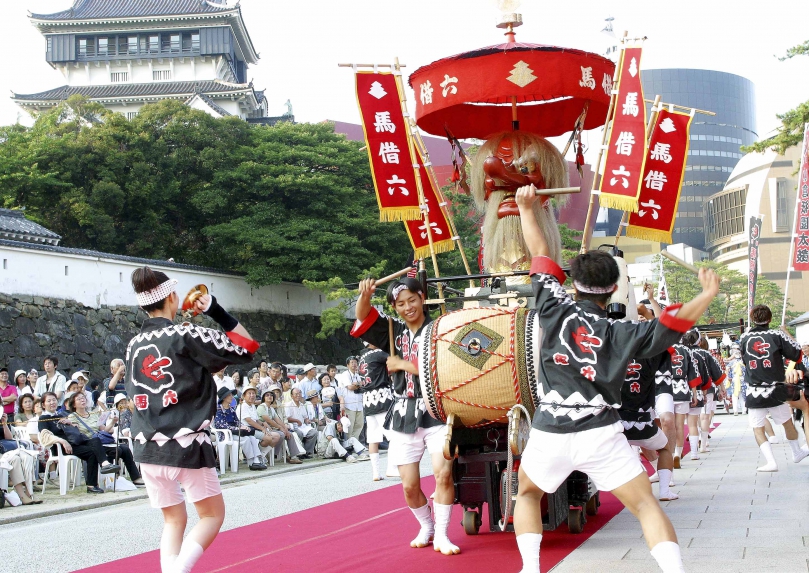 Kokuragion Daiko Statue