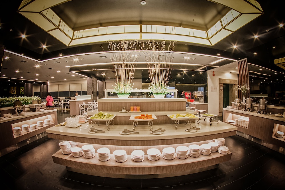 Lee Garden Plaza