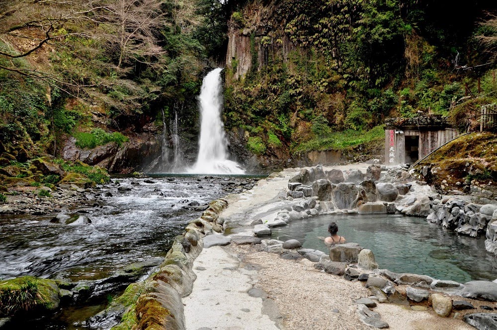 Kanidaru Falls (Kawazu Nanadaru Waterfalls)