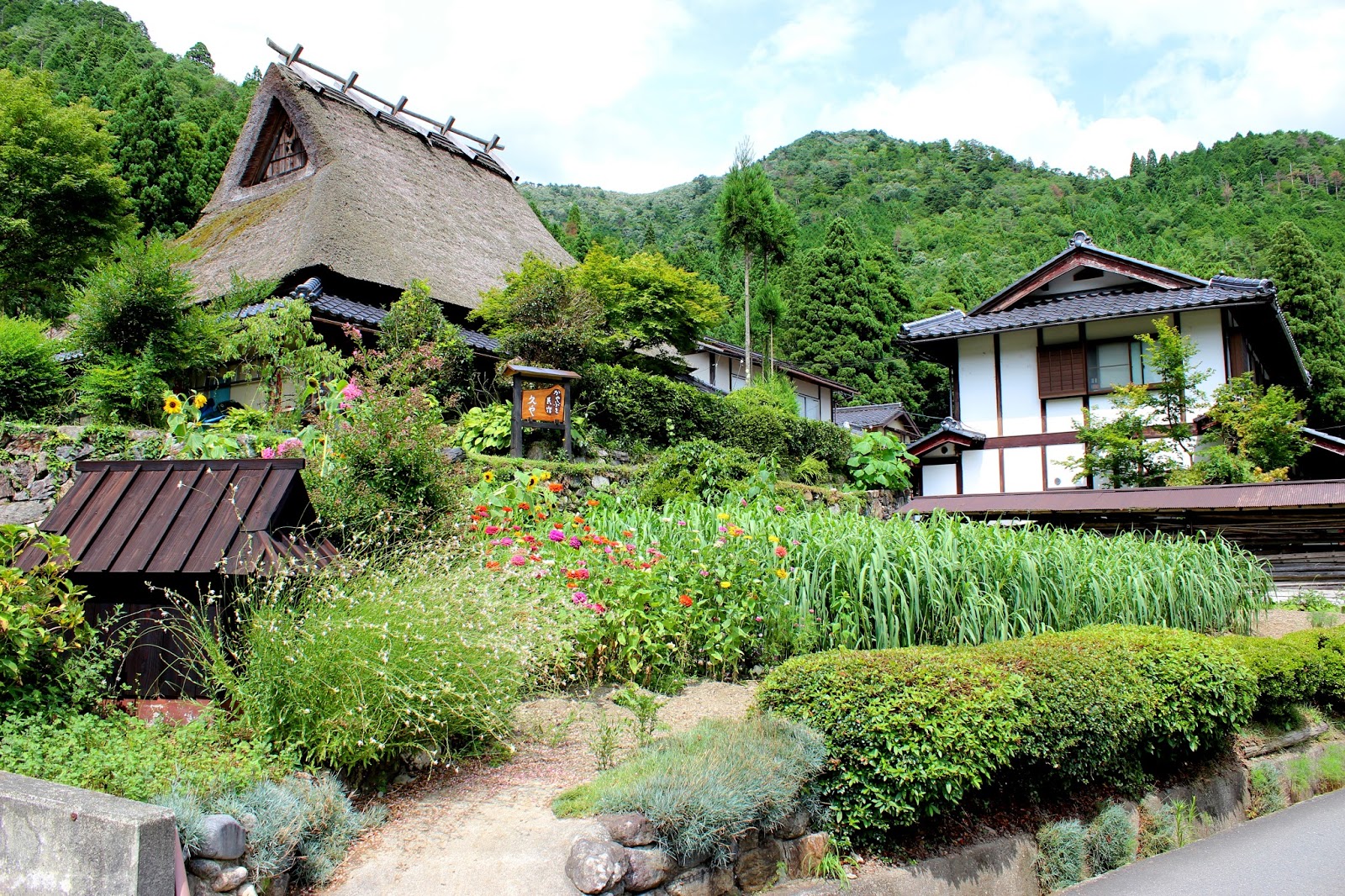 Kayabuki no Sato Shiratani Onsen