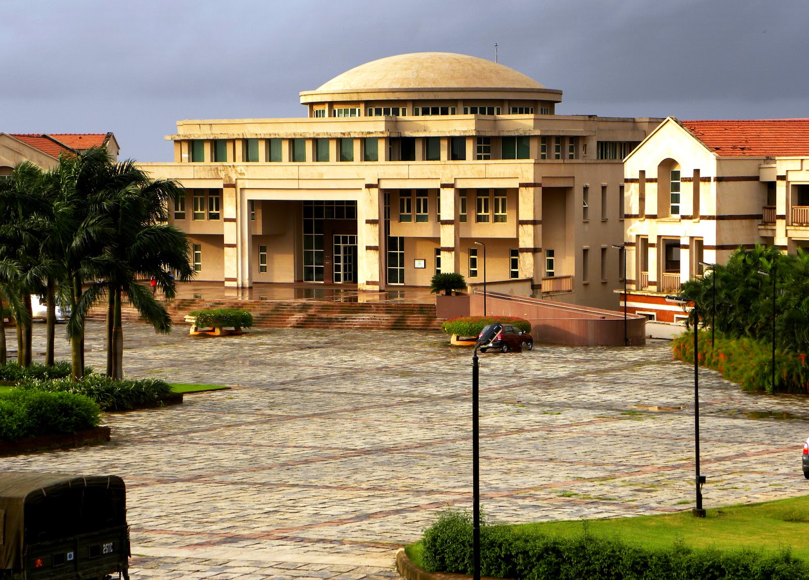 Birla Institute of Technology and Science (BITS)