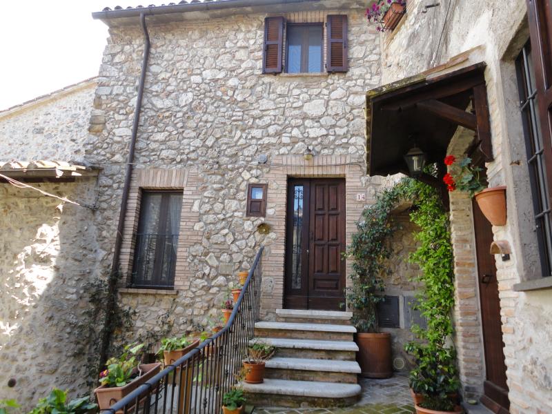 Borgo di Lugnano in Teverina