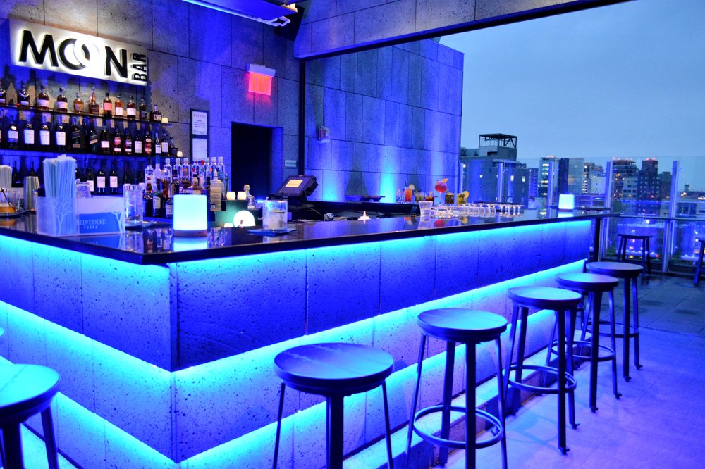 Bar moon