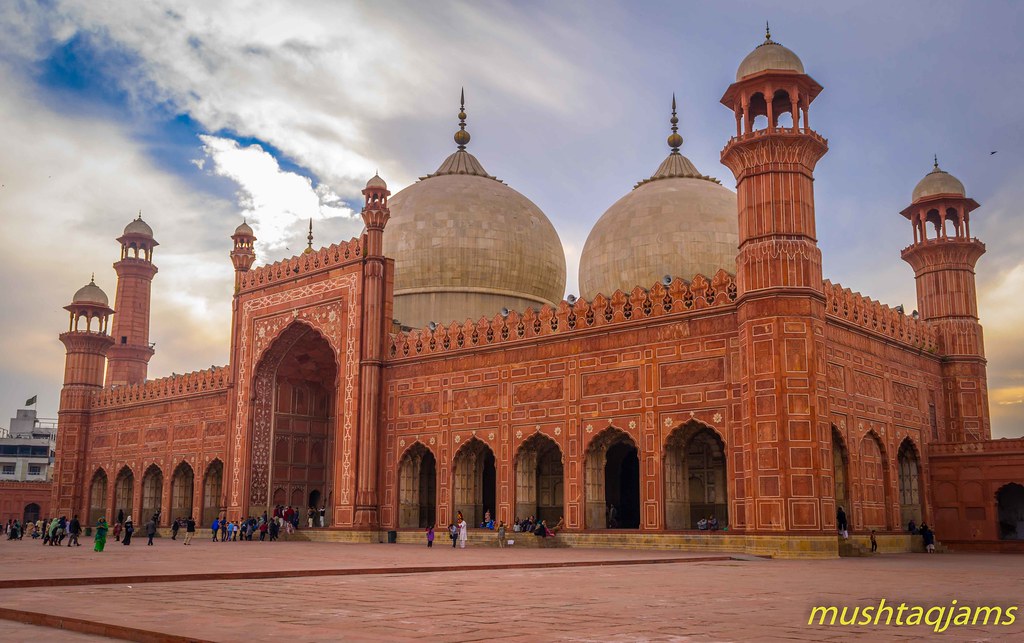 Imperial Mosque Lahore / Badshahi Masjid Lahore