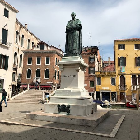Monumento a Paolo Sarpi