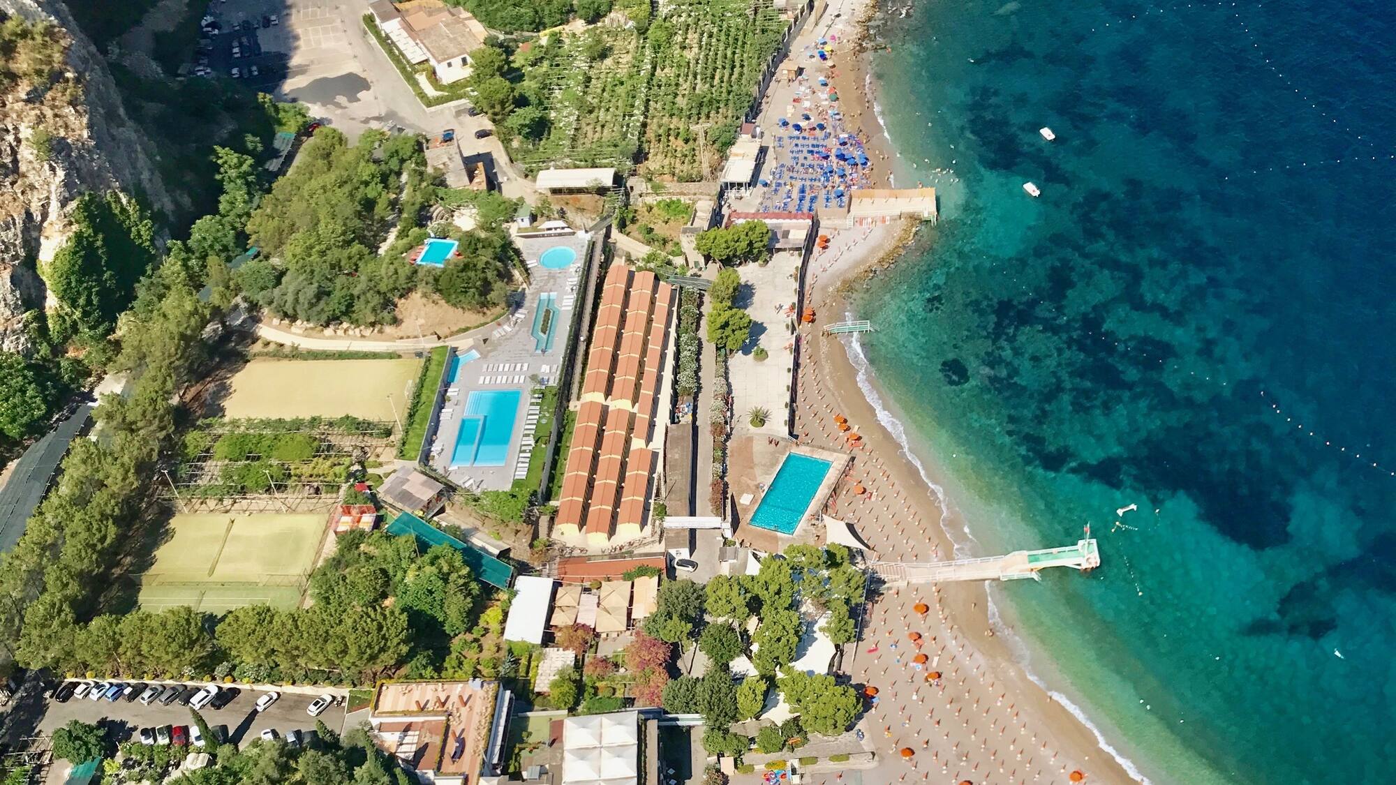 Le Axidie Beach & Pool