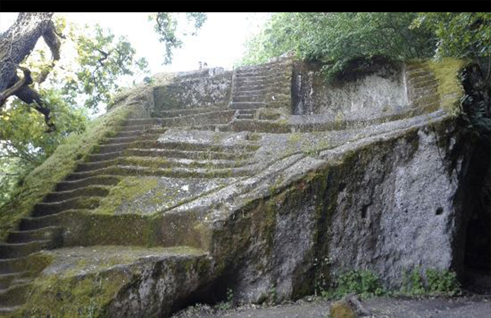 Piramide Etrusca Bomarzo o Sasso del Predicatore