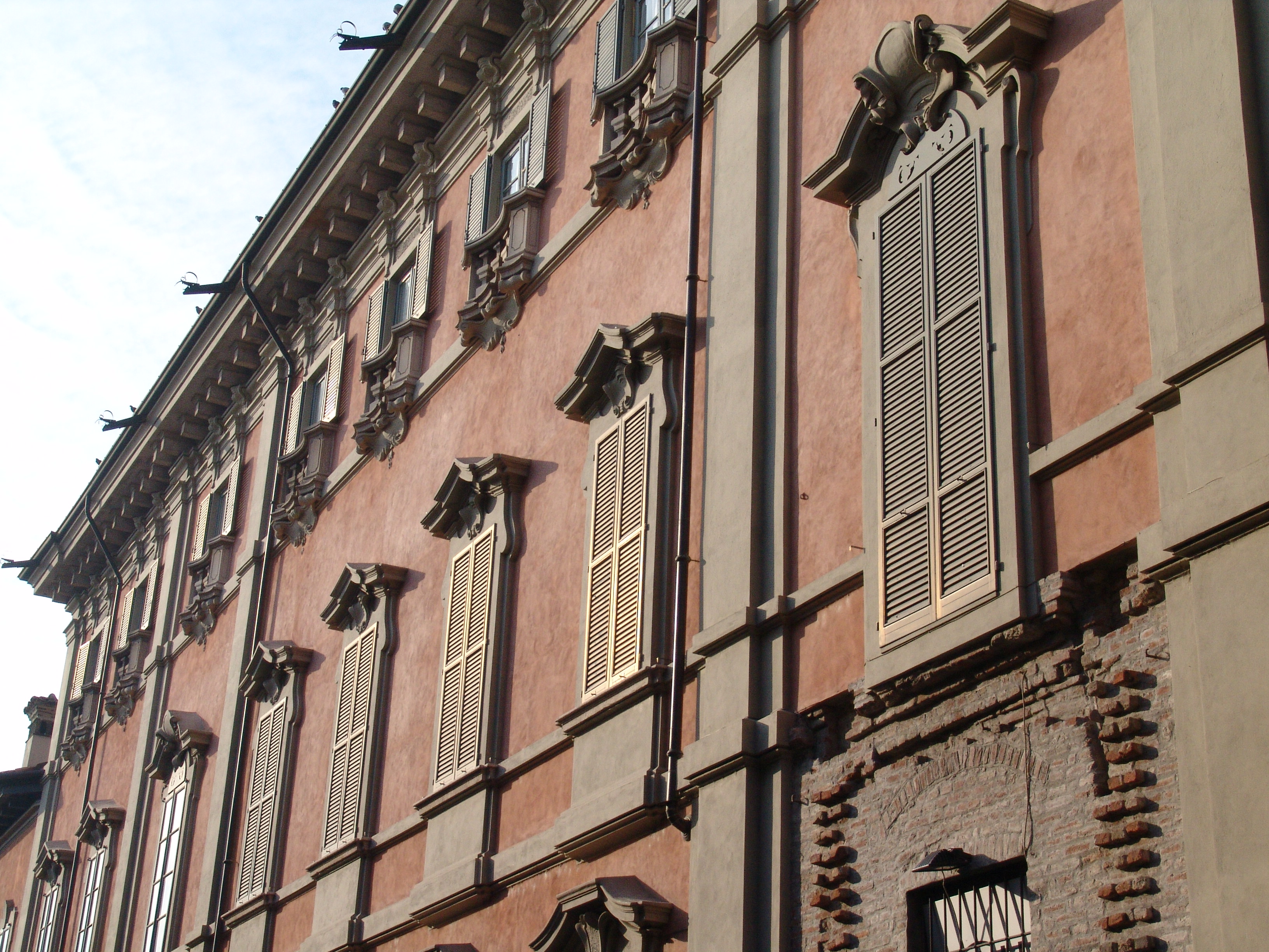 Palazzo Modignani