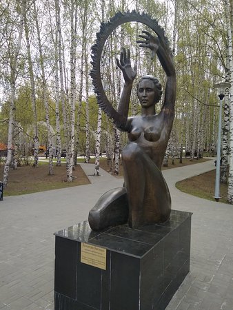 Sculpture Golden Goddess