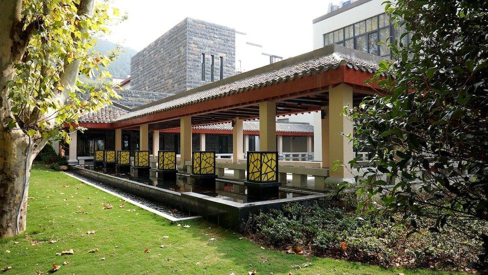 ChaoHu YiShuGuan