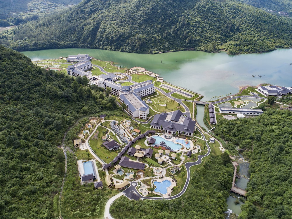 Five Stars Zilong Bay Hot Spring