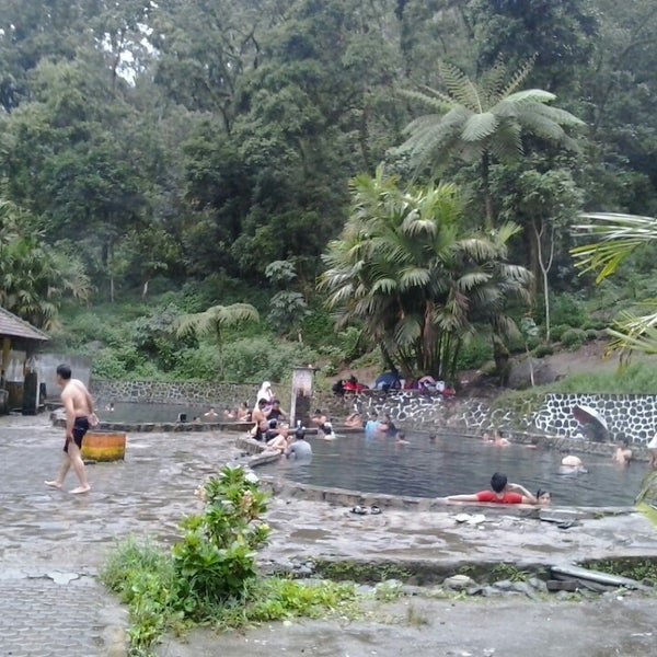 Cangar Batu Hot Spring